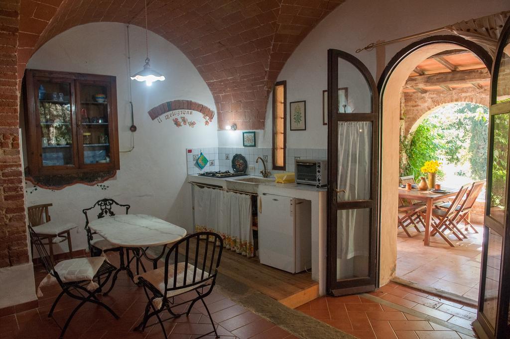 Fioralice Guest House Fauglia Room photo